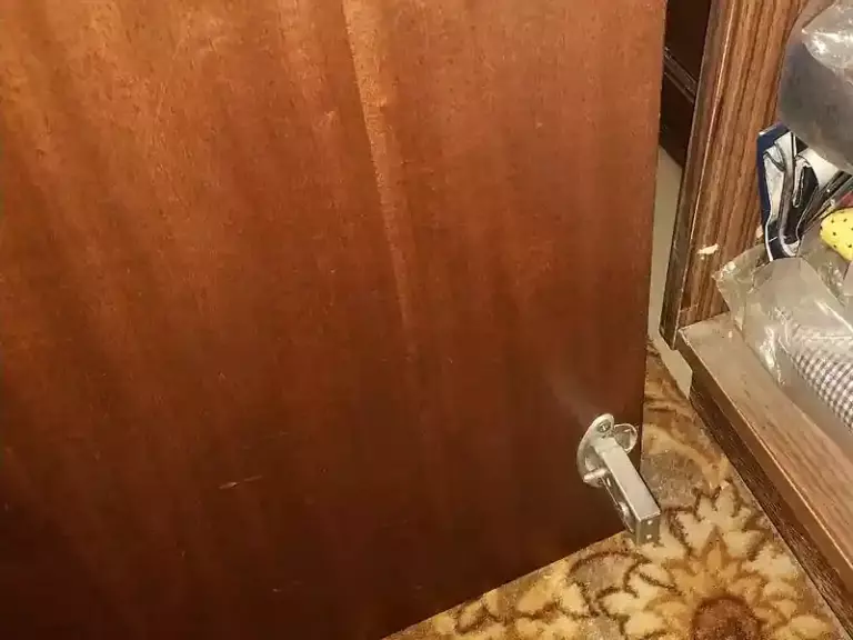 замена мебельных петель